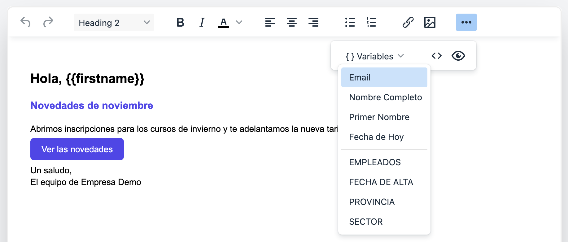 Menú «{ } Variables» del editor abierto: Email, Nombre Completo, Primer Nombre, Fecha de Hoy y, tras una raya, los campos personalizados de la cuenta en mayúsculas.